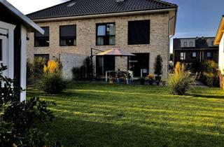 Haus mieten in An Der Osterau 22b, 24576 Bad Bramstedt, Stilvoll & Modern: Exklusive Doppelhaushälfte in Bestlage von Bad Bramstedt mit unverbaubarem Blick