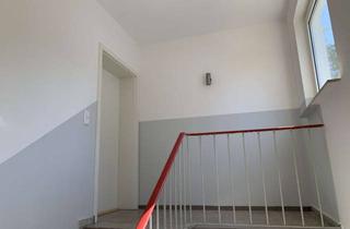 Wohnung mieten in 44577 Castrop-Rauxel, Modernisierte 3,5-Raum-Dachgeschosswohnung mit Loggia in Castrop-Rauxel