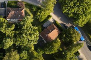 Villa kaufen in 91054 Burgberg, Villa am Burgberg mit zwei Wohneinheiten und Spitzboden – zeitloser Charme der 50er Jahre