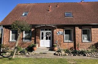 Mehrfamilienhaus kaufen in 19386 Lübz, Lübz - Modernisiertes Mehrfamilienhaus mit Stallungen & Wellness