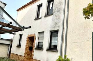 Einfamilienhaus kaufen in 66780 Rehlingen-Siersburg, Rehlingen-Siersburg - Renovierungsbedürftiges Mehrgenerationenhaus mit großem Garten