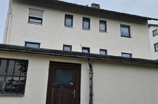 Mehrfamilienhaus kaufen in 95703 Plößberg, Plößberg - Solide gebautes Mehrfamilienhaus mit Potenzial in Plößberg