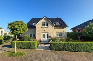 Haus kaufen in 37581 Bad Gandersheim, Bad Gandersheim - Repräsentatives Zweifamilienhaus mit Panoramablick in bester Lage von Bad Gandersheim