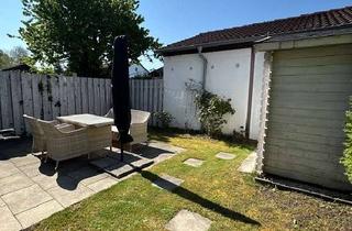 Wohnung kaufen in Birkenecker Straße 11, 85399 Hallbergmoos, Tolle 2,5 Zimmer-Gartenwohnung auf zwei Ebenen mit Garage, EBK in Hallbergmoos