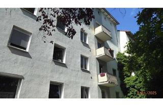 Wohnung kaufen in 64289 Darmstadt, ### 2 Zimmer mit Balkon, Keller und Mansardenraum, in Darmstadt-Citylage ###