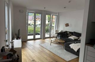 Wohnung mieten in 79183 Waldkirch, Exklusive, neuwertige 3-Raum-Wohnung mit gehobener Innenausstattung mit Balkon und EBK in Waldkirch