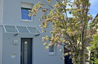 Haus kaufen in 70839 Gerlingen, GERLINGEN - DHH IN ZENTRALER LAGE, EBK, GARTEN, CARPORT!