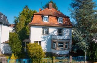 Villa kaufen in 63739 Aschaffenburg, Sanierungsbedürftige Stadtvilla mit 3 Einheiten am Godelsberg