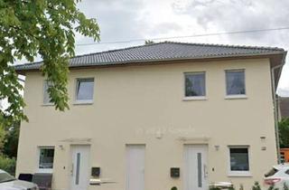 Haus mieten in Schwerinstraße 12, 15345 Altlandsberg, Günstige 4,5-Zimmer-Doppelhaushälfte in Altlandsberg