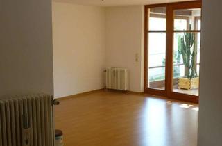 Wohnung mieten in Schertlinstrasse 11 1/80, 86159 Antonsviertel, großzügige 2 ZKB mit Wintergarten und Gartenanteil im Sonnenhof