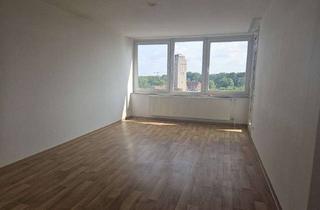 Wohnung mieten in Lange Straße 4-, 27749 Mitte, Work in Progress: renovierte 2-Zimmer-Wohnung mit Balkon zentral in Delmenhorst-City!