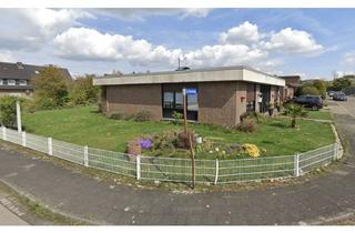 Haus kaufen in Fichtenweg, 47589 Uedem, Freistehende Bungalow mit Erweiterungsmöglichkeit, Garage, Garten und Einbauküche.
