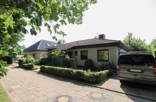 Anlageobjekt in 24161 Altenholz, Wohnen auf einer Etage: 4-Zi.-Bungalow mit Garten, Carportstellplatz und Freistellplatz in Altenholz