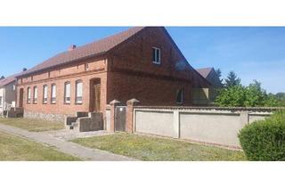 Einfamilienhaus kaufen in 19348 Perleberg, Perleberg - Großes Haus mit weitläufigem Grundstück und Scheune