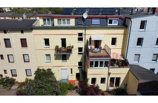 Wohnung kaufen in 23554 Lübeck, Lübeck - Top sanierte 2 Zi-Altbauwohnung 64m² incl Dachterrasse,