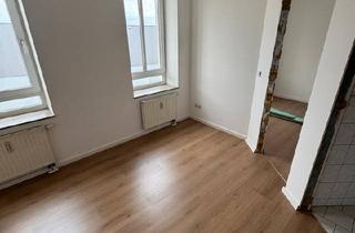 Wohnung kaufen in 08056 Zwickau, Zwickau - Renovierte 1,5 Zimmer ETW für Selbstnutzung oder Kapitalanlage