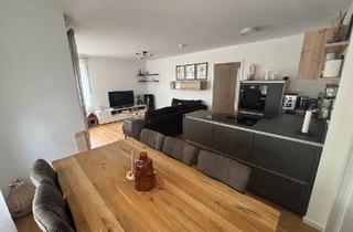 Wohnung kaufen in 93133 Burglengenfeld, Burglengenfeld - Neuwertige 4-Zimmer-Wohnung mit EBK, Garage & Stellplatz