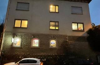 Mehrfamilienhaus kaufen in 97318 Kitzingen, Kitzingen - KT, MFH, Stadtrand, renovierungsbedürftig, 485.000,00 ? VB