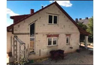 Einfamilienhaus kaufen in 92442 Wackersdorf, Wackersdorf - Große Haus mit 2 Wohnungen