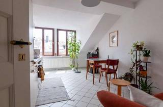 Wohnung kaufen in Robert-Matzke-Str. 44, 01127 Pieschen-Süd, Pieschen - großzügige 1-Zimmer-Dachgeschoss-Wohnung mit großer Wohnküche