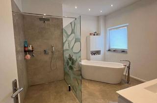 Wohnung kaufen in 42549 Velbert, Darfs ein bisschen mehr sein? Kombi aus Wohnen und Lager mit 3 Stellplätzen