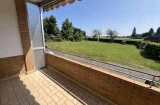 Wohnung kaufen in 40764 Langenfeld, Sanierungsbedürftige 2 Zi-ETW mit Südbalkon und Blick über die Felder & Einzelgarage in Reusrath!