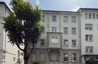 Wohnung kaufen in Kettenhofweg 101, 60325 Westend-Süd, Westend: Großzügige 4-Zimmer-Dachgeschosswohnung mit Terrasse und Kamin