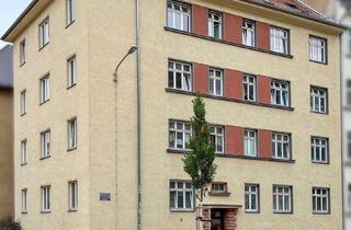 Wohnung kaufen in 04157 Gohlis-Mitte, Denkmalgeschützte 2-Zimmer-Dachgeschosswohnung als Kapitalanlage in Gohlis-Mitte