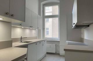 Wohnung mieten in Birkenstraße 10, 10559 Tiergarten (Tiergarten), Modernisierte 5 Zimmer Wohnung mit Balkon, Einbauküche und Gäste-WC