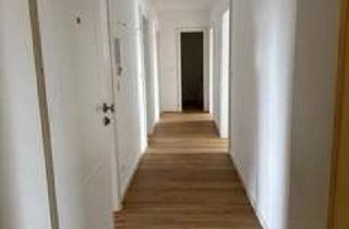 Wohnung mieten in 93073 Neutraubling, Großzügige 4-Zimmer-Wohnung mit Balkon in Neutraubling