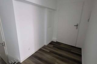 Wohnung mieten in Kirchstr. 26, 47441 Moers, Freundliche und gepflegte 4-Raum-Wohnung mit gehobener Innenausstattung mit Balkon in Moers