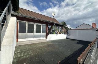 Wohnung mieten in Mainzer Landstraße 52, 65795 Hattersheim, unrenovierte großzügige 3.-Zi-Whg mit 50qm Terrasse zentral in Hattersheim!