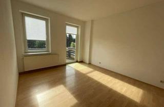 Wohnung mieten in Conrad-Clauß-Straße 29, 09337 Hohenstein-Ernstthal, Zweiraumwohnung mit Südbalkon, eigenem Garten und Hundezwinger