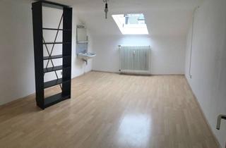 Wohnung mieten in Reuterweg 102, 60323 Westend-Nord, *Westend* Helles Dachgeschoss Zimmer mit Gemeinschaftsbad