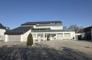 Anlageobjekt in Gablonzer Str. 22, 84478 Waldkraiburg, Waldkraiburgs Juwel: Modernes Mehrfamilienhaus mit großzügiger Gewerbefläche