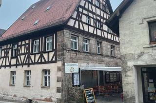 Anlageobjekt in Kirchenplatz, 91207 Lauf, Einzeldenkmal in historischer Innenstadtlage von Lauf an der Pegnitz