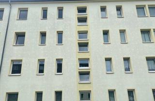 Wohnung mieten in Str. Des Friedens 13, 08606 Oelsnitz, 1-Zimmer Dachgeschosswohnung mit Tageslichtbad und Abstellraum