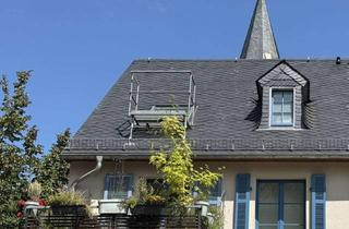 Wohnung kaufen in 60437 Nieder-Erlenbach, Für Kapitalanleger: Klassische 4-Zimmer-Maisonette mit Süd-Balkon in historischer Wohnanlage
