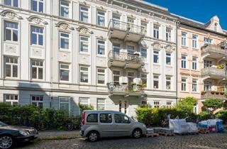 Wohnung kaufen in 20251 Hoheluft-Ost, Altbaucharme trifft Großstadtflair – stilvolle 2,5-Zimmer-Wohnung mit Garten