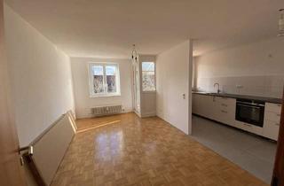 Wohnung mieten in 70806 Kornwestheim, Helle 2-Zimmer Wohnung mit Balkon/Loggia und EBK in Kornwestheim