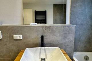 Wohnung mieten in Berneckstraße 12, 70569 Kaltental, AB SOFORT Moderne 4-Zimmer Etagenwohnung mit Balkon und Garage ++ WG tauglich