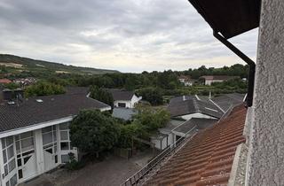 Wohnung mieten in 55435 Gau-Algesheim, Helle Dachgeschosswohnung mit Blick in die Weinberge