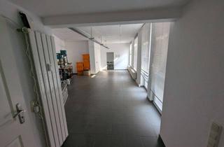 Lofts mieten in Zülpicher Wall 30, 50674 Altstadt-Süd, Loft / Atelier Workspace 130qm - Wohnen und Arbeiten im Studentenviertel