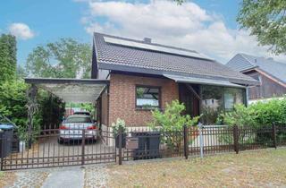 Einfamilienhaus kaufen in 14612 Falkensee, Einfamilienhaus mit Garten, Pool & Kamin – perfekt für Familien