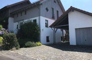 Haus mieten in Gottinger Straße, 94113 Tiefenbach, Preiswertes, großes und gepflegtes Haus mit fünf Zimmern und EBK in Tiefenbach