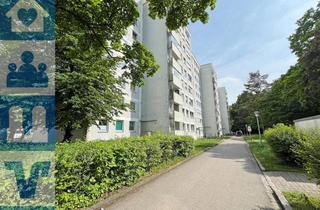 Mehrfamilienhaus kaufen in 81475 München, Wertanlage mit Stil: Moderne 3-Zimmer-Wohnung mit Ost-Loggia
