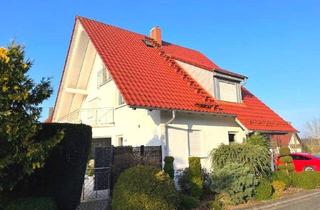 Einfamilienhaus kaufen in Chemnitzerstr. 11, 91459 Markt Erlbach, Markt Erlbach - Großzügiges Freistehendes Einfamilienhaus mit 5 Zimmer, 2 Badezimmer, großem sonnigem Grundstück, Doppelgarage mit Grube in Markt Erlbach
