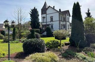 Villa kaufen in 54570 Mürlenbach, Mürlenbach - Kleine Villa mit Einliegerwohnung und prachtvollen Grund