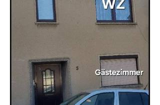 Haus kaufen in 09337 Hohenstein-Ernstthal, Hohenstein-Ernstthal - Reihenwohnhaus mit Anbau
