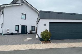 Einfamilienhaus kaufen in 34414 Warburg, Warburg - Haus mit Eigentumswohnung zu verkaufen
